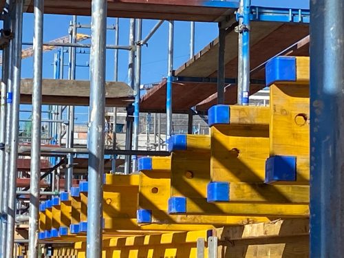 B/D osztályú euro zsalutámasz B/D25 Festett belső menetes 