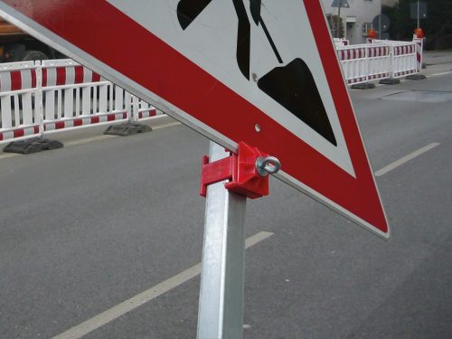 Ideiglenes táblabilincs - fém - kampós