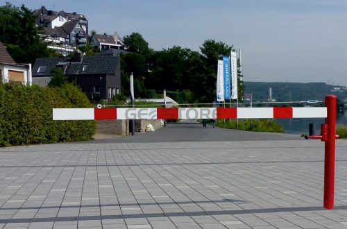 Forgó sorompó feszítőkötéllel - lakattal