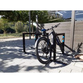 E-bike parkoló / töltőállomás 3 kerékpár részére