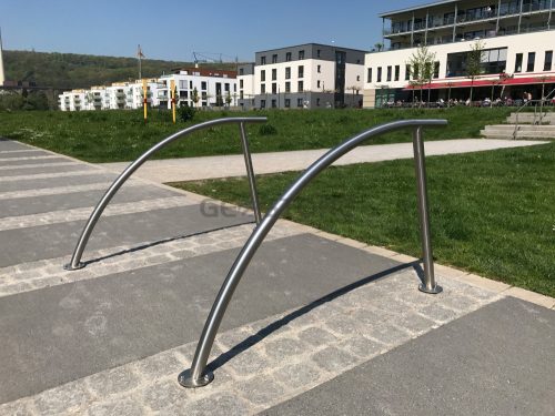 Rozsdamentes acél kerékpártámasz - íves - Ø 48 mm  - talpas