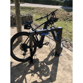 E-bike parkoló / töltőállomás