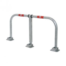 Lehajtható parkolásgátló korlát támasszal