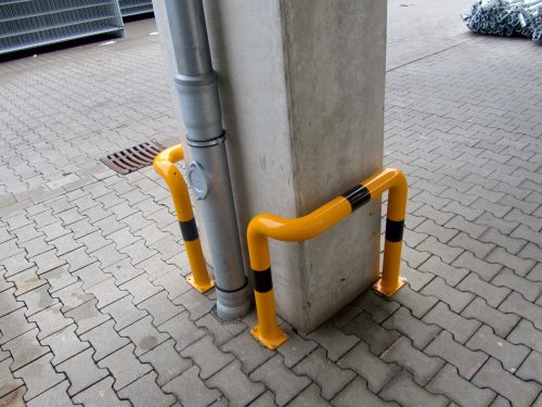 Anti-nudge hoop 90° one sided- deep version steel tube Ø 76 mm yellow / black