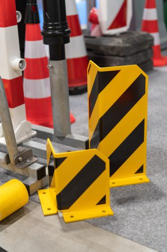 Crash guard angle with reinforced edges